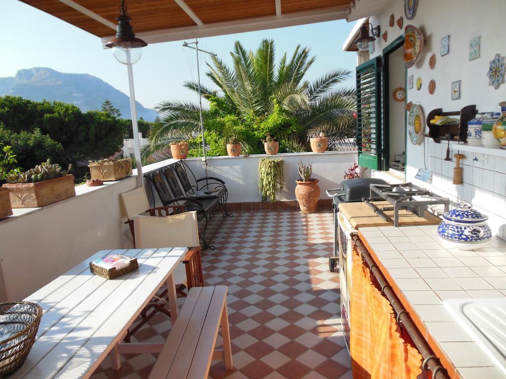 Casa Vacanza Lunastella Мондело Стая снимка