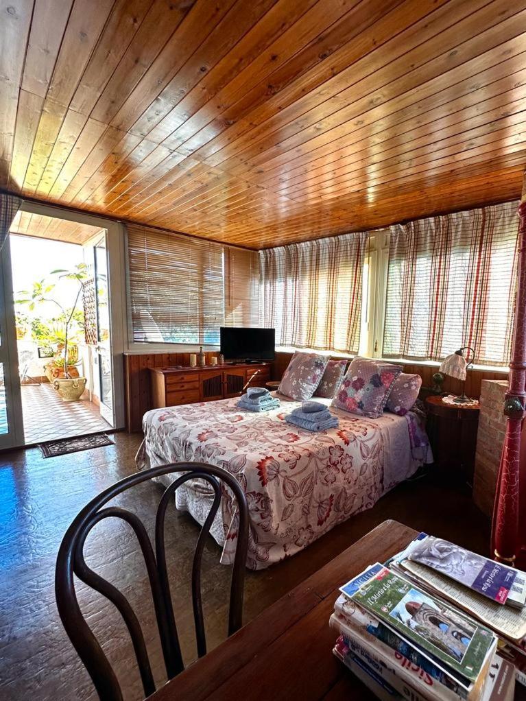 Casa Vacanza Lunastella Мондело Екстериор снимка
