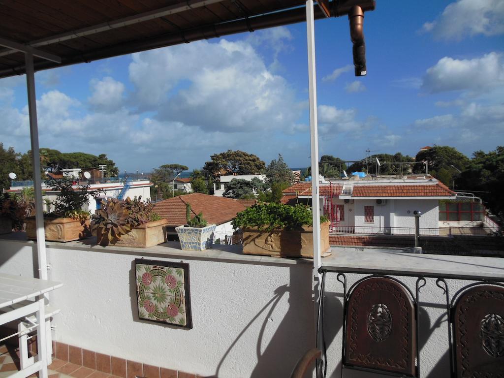 Casa Vacanza Lunastella Мондело Стая снимка