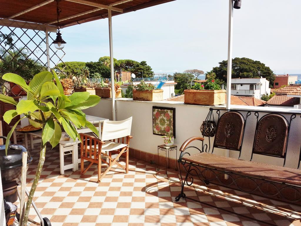 Casa Vacanza Lunastella Мондело Екстериор снимка